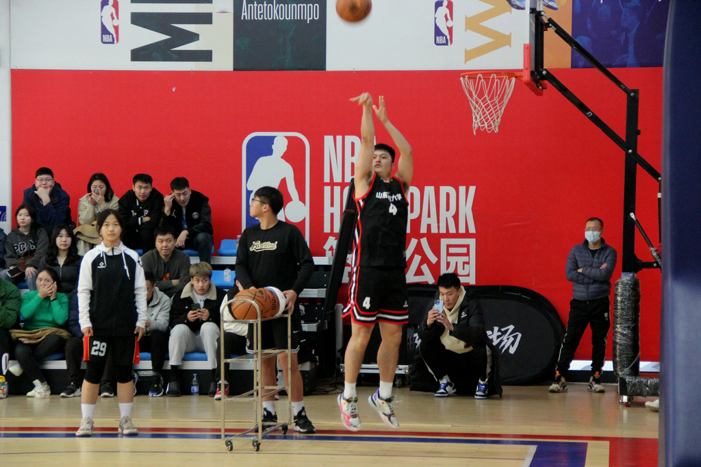 第三屆“潔晶杯”籃球邀請(qǐng)賽圓滿收官