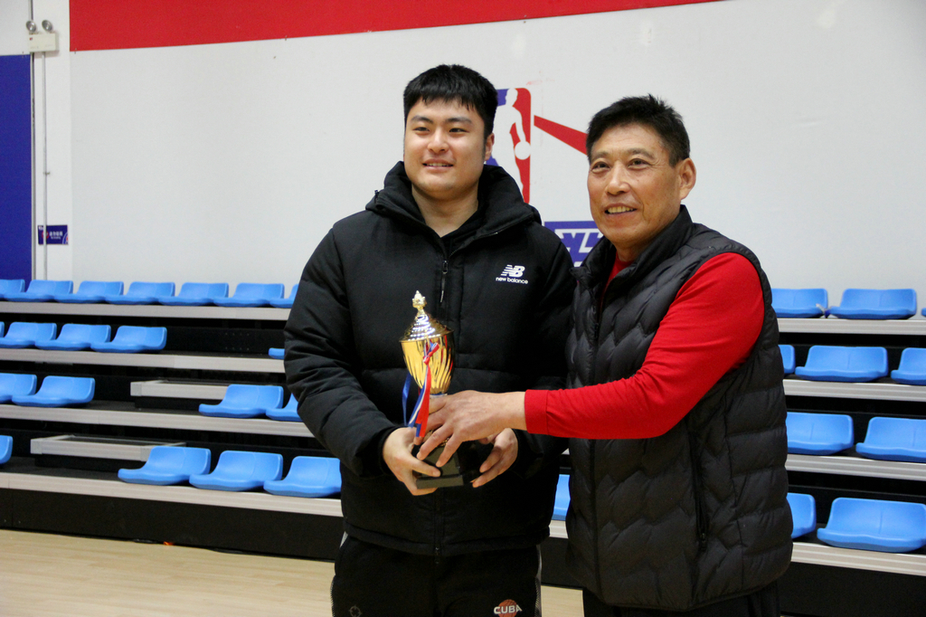 第三屆“潔晶杯”籃球邀請(qǐng)賽圓滿收官